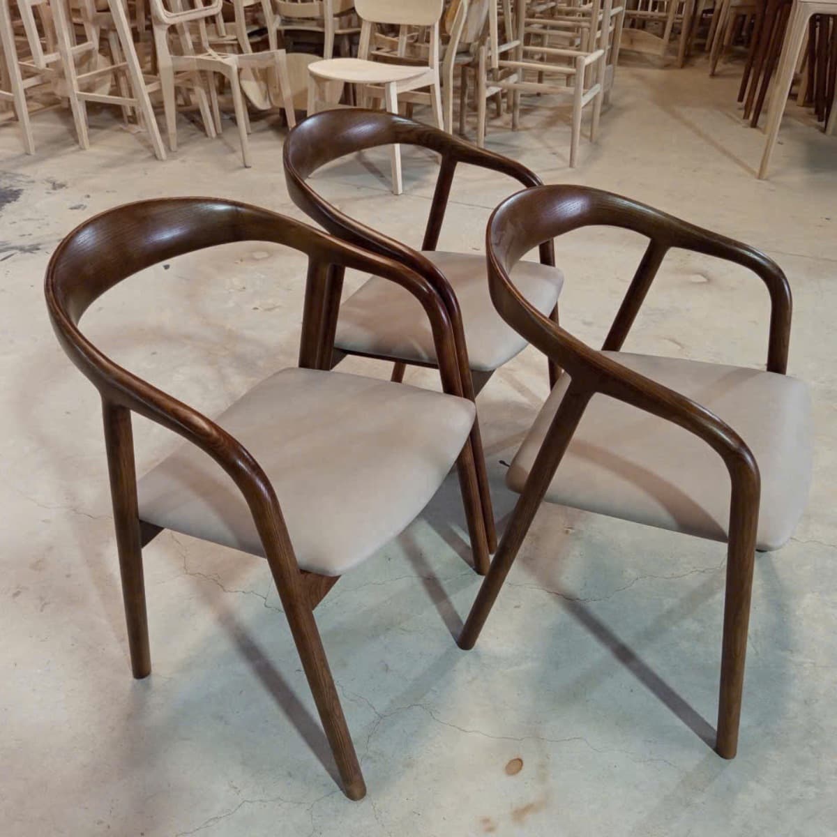 Ghế Gỗ Có Tay Hiện Đại GF20 - ảnh 4